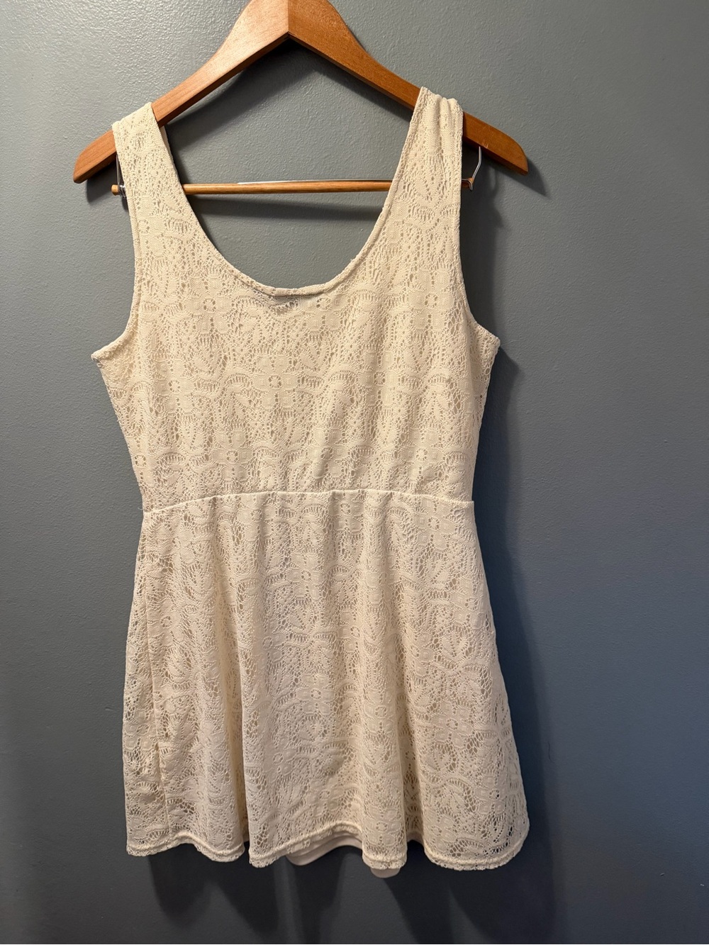 Cream lace mini dress - Picture 5 of 5